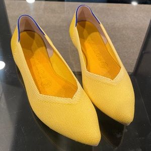 Rothy’s pointed flat in Marigold (yellow) size 7